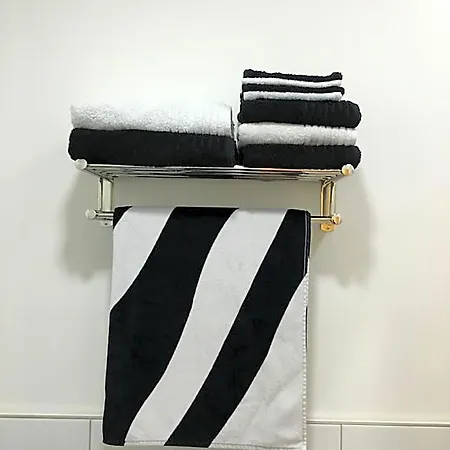 High Level מלון דירות 4*